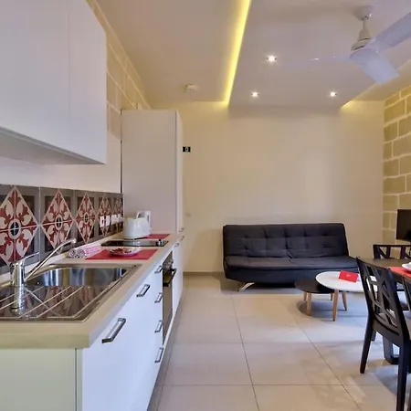 Lucky Star 103 By Vallettastay