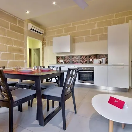 Lucky Star 103 By Vallettastay